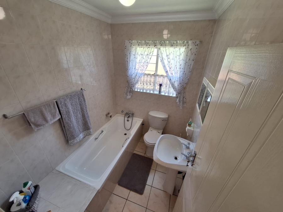 3 Bedroom Property for Sale in Eldoraigne Gauteng