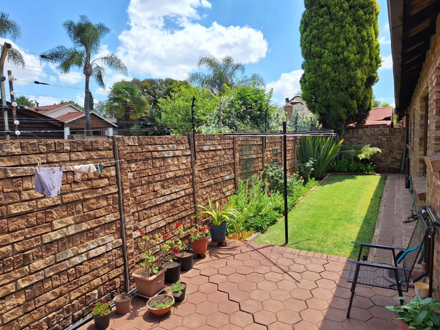 3 Bedroom Property for Sale in Eldoraigne Gauteng