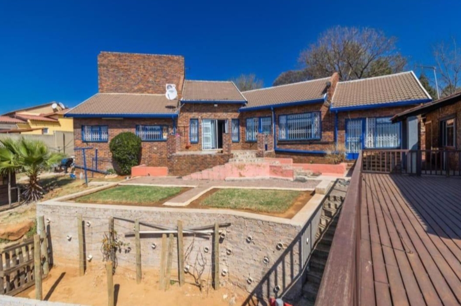 9 Bedroom Property for Sale in Naturena Gauteng