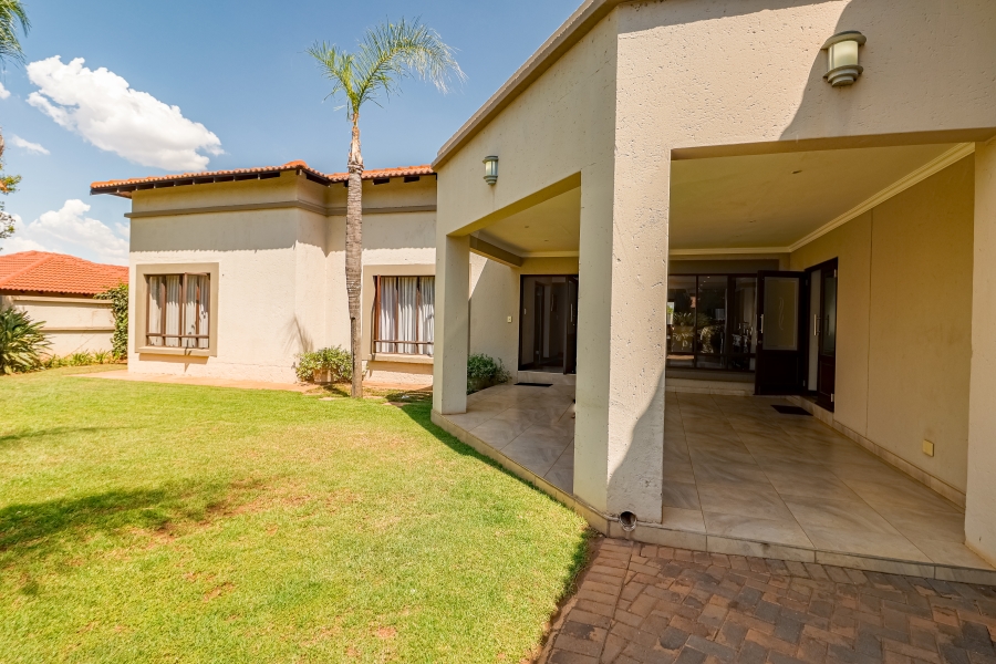 3 Bedroom Property for Sale in Silver Lakes Golf Estate Gauteng