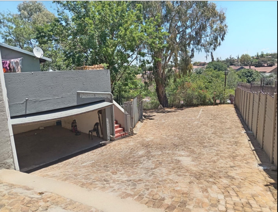 3 Bedroom Property for Sale in Ridgeway Gauteng