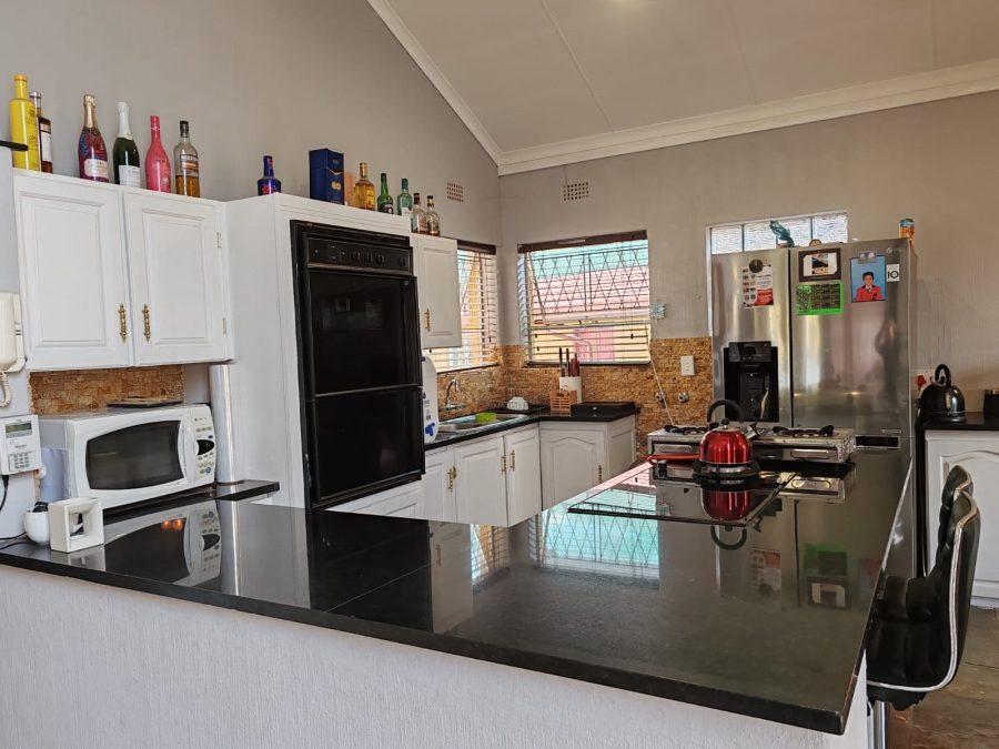 3 Bedroom Property for Sale in Vorna Valley Gauteng