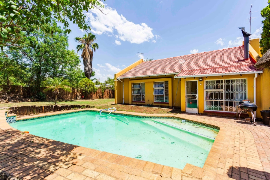 3 Bedroom Property for Sale in Vorna Valley Gauteng