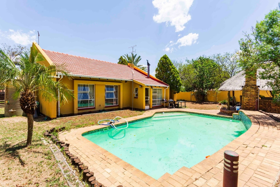 3 Bedroom Property for Sale in Vorna Valley Gauteng