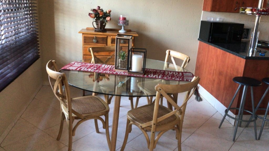 3 Bedroom Property for Sale in Sonneveld Gauteng