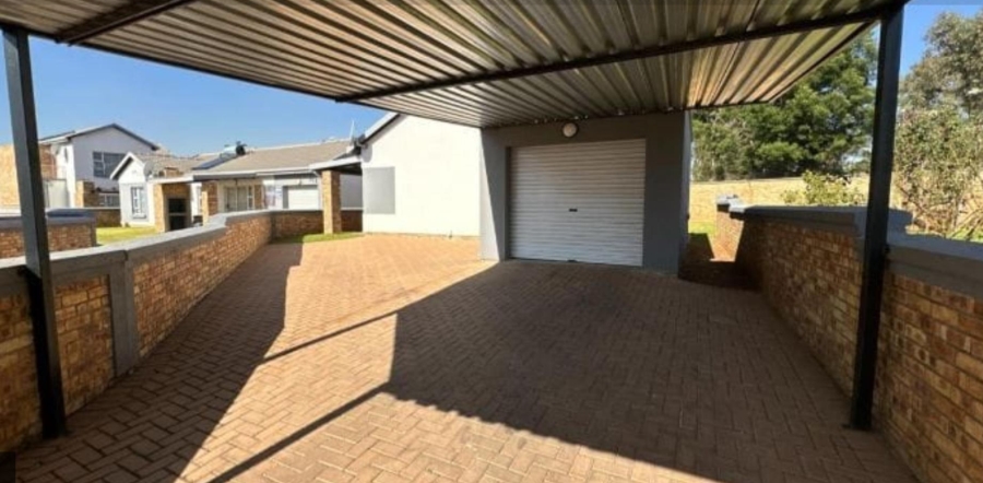 3 Bedroom Property for Sale in Roseacre Gauteng