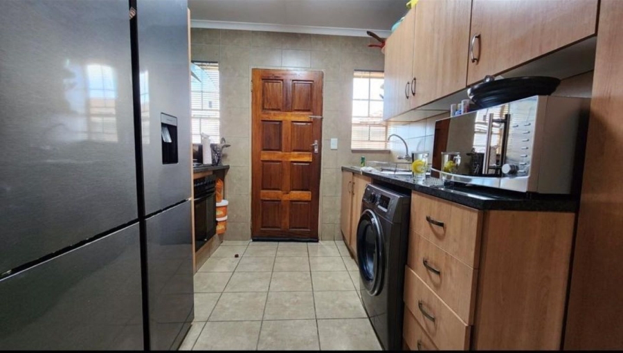 3 Bedroom Property for Sale in Thatch Hill Estate Gauteng