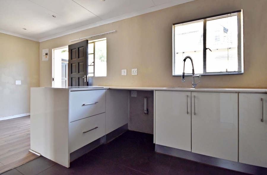 3 Bedroom Property for Sale in Sonneglans Gauteng