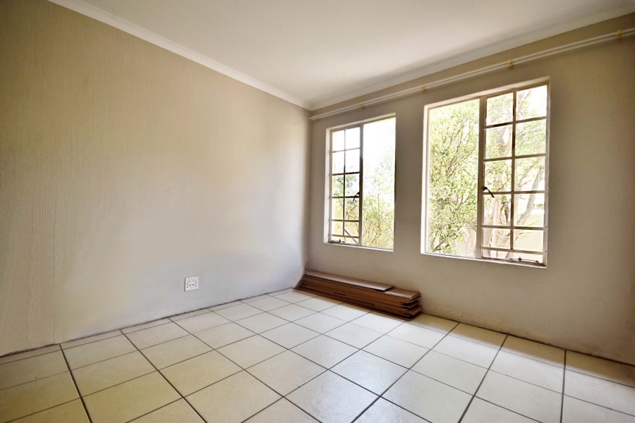 3 Bedroom Property for Sale in Sonneglans Gauteng