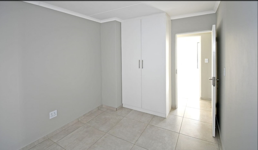 To Let 2 Bedroom Property for Rent in Glen Marais Gauteng