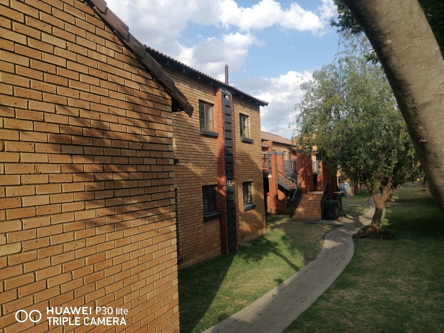 To Let 2 Bedroom Property for Rent in Equestria Gauteng