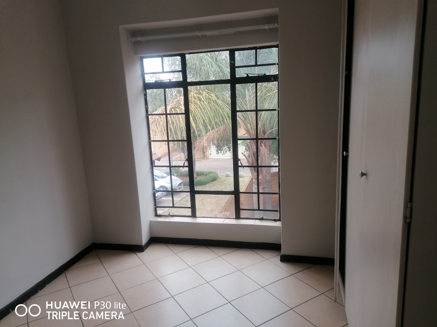 To Let 2 Bedroom Property for Rent in Equestria Gauteng