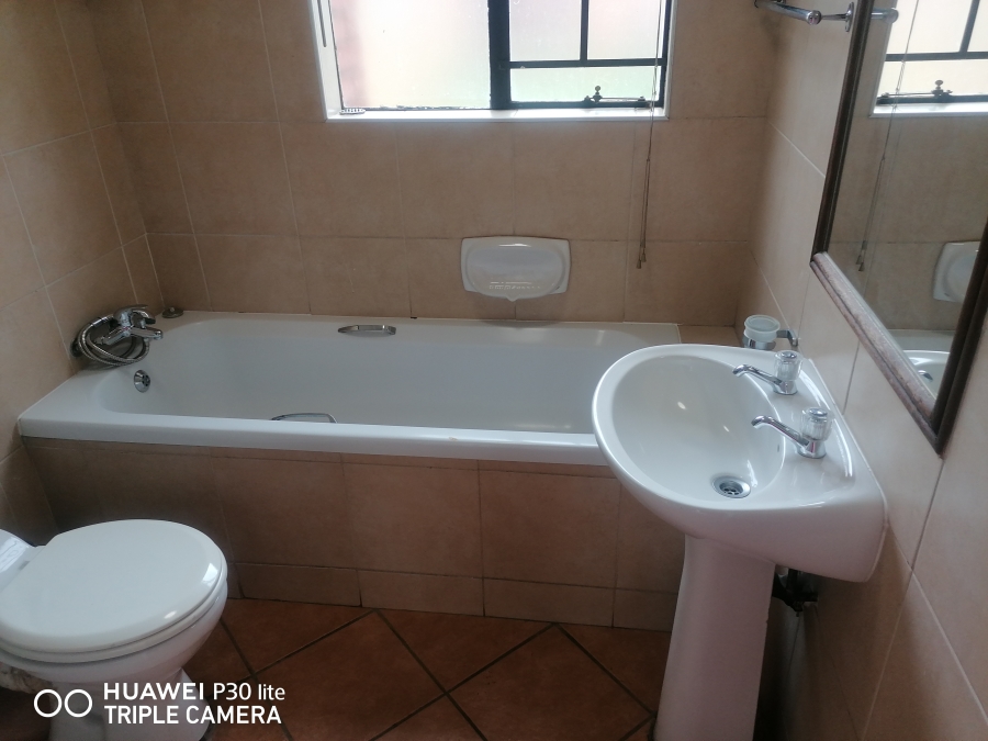 To Let 2 Bedroom Property for Rent in Equestria Gauteng