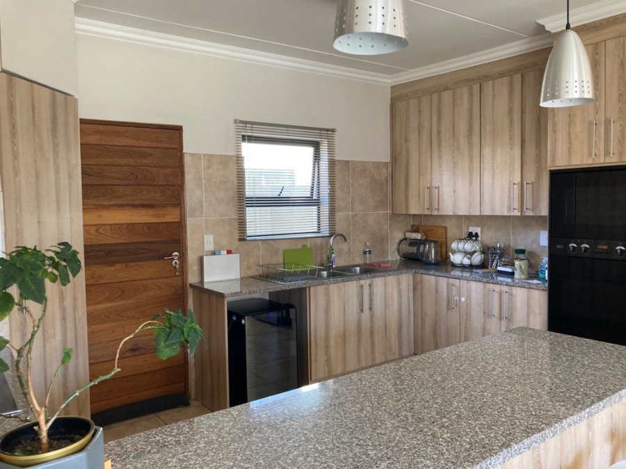 To Let 3 Bedroom Property for Rent in Equestria Gauteng