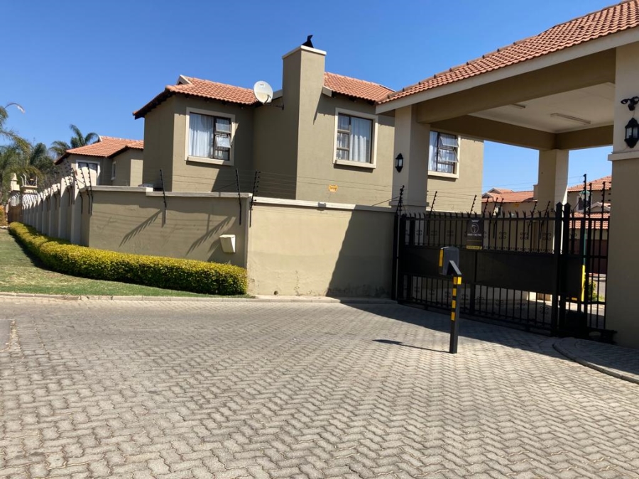 To Let 3 Bedroom Property for Rent in Equestria Gauteng