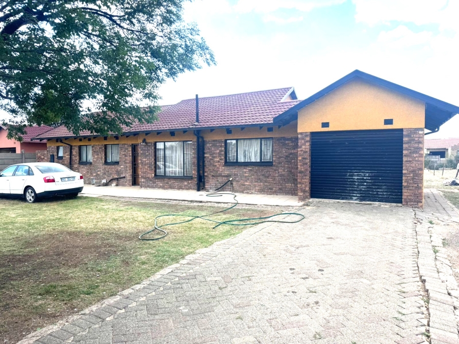 3 Bedroom Property for Sale in Klippoortjie Gauteng