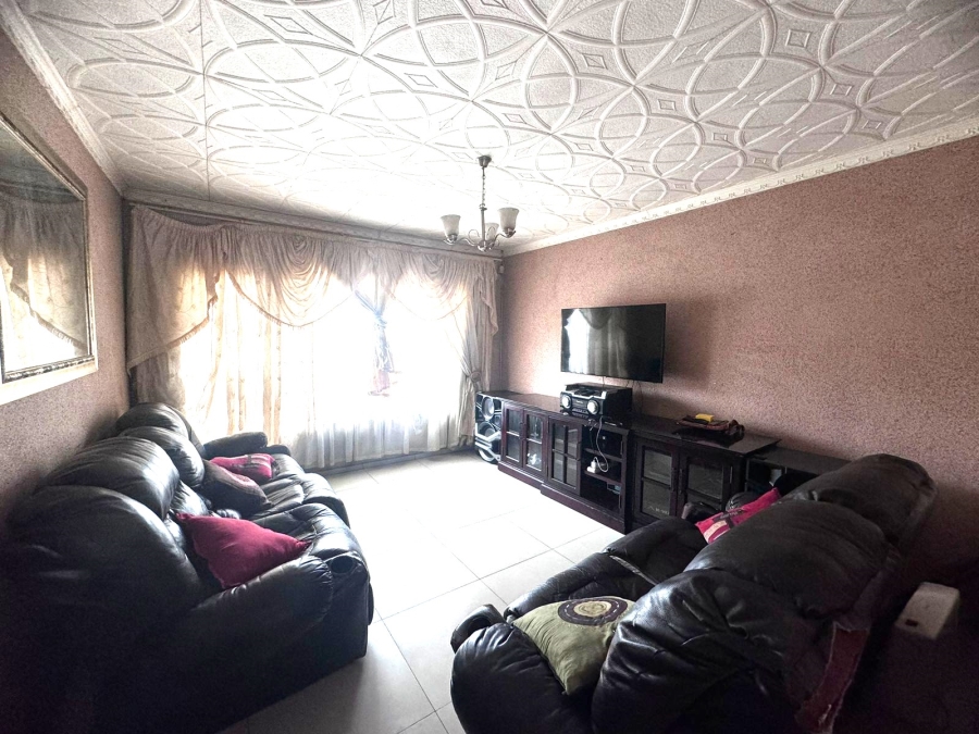 3 Bedroom Property for Sale in Klippoortjie Gauteng