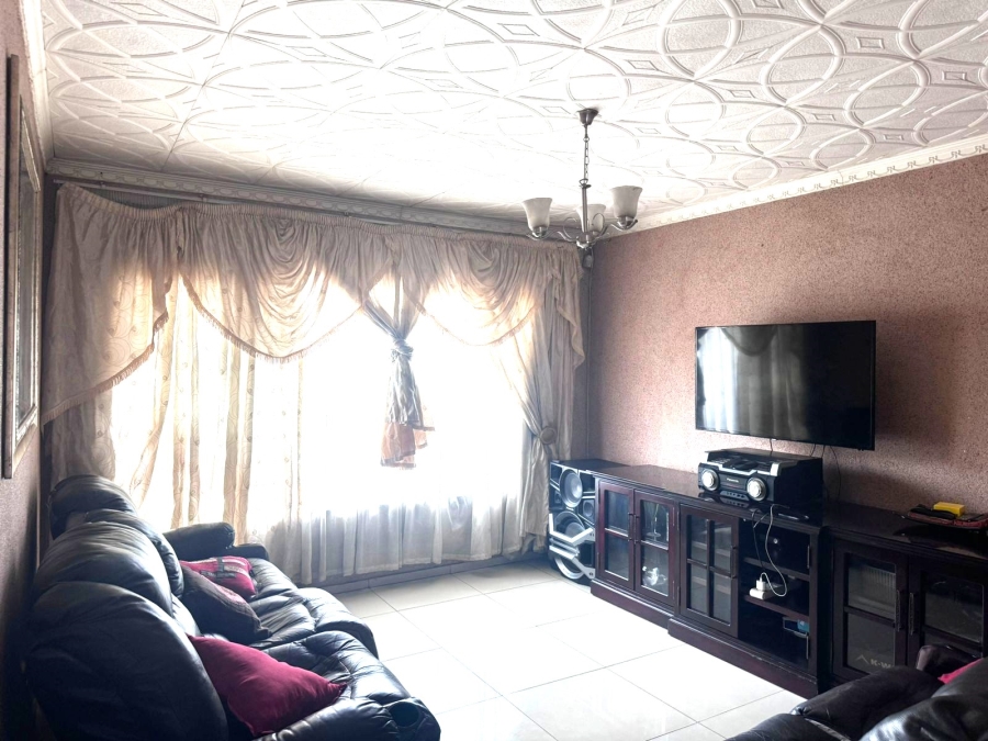 3 Bedroom Property for Sale in Klippoortjie Gauteng