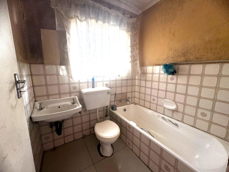 3 Bedroom Property for Sale in Klippoortjie Gauteng