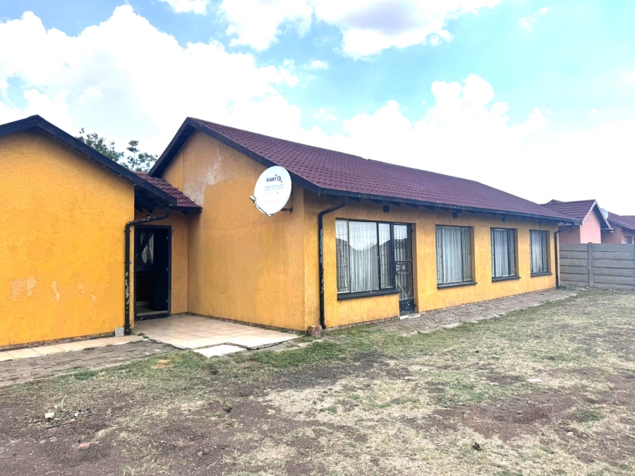 3 Bedroom Property for Sale in Klippoortjie Gauteng