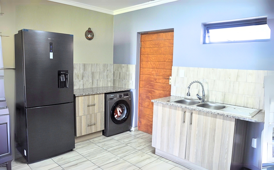 To Let 2 Bedroom Property for Rent in Noordwyk Gauteng