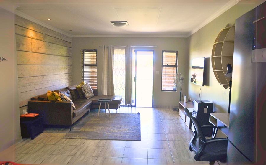 To Let 2 Bedroom Property for Rent in Noordwyk Gauteng