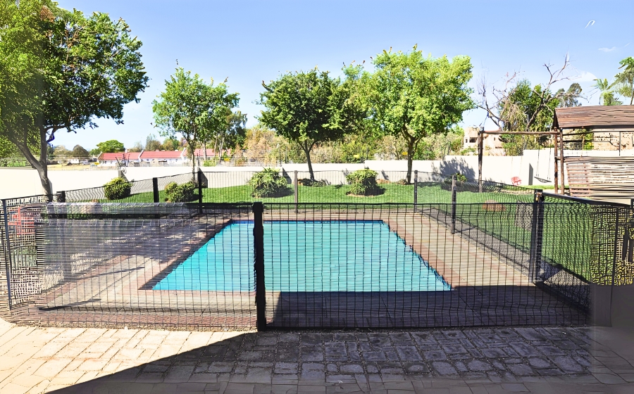 To Let 2 Bedroom Property for Rent in Noordwyk Gauteng