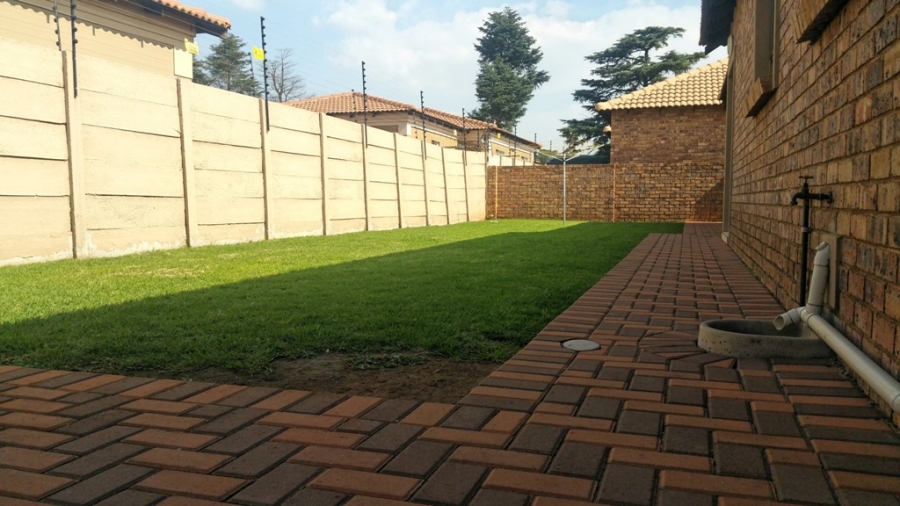 2 Bedroom Property for Sale in Denneoord Gauteng