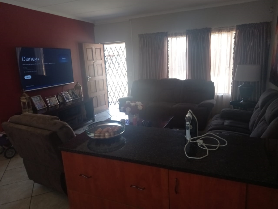 2 Bedroom Property for Sale in Denneoord Gauteng