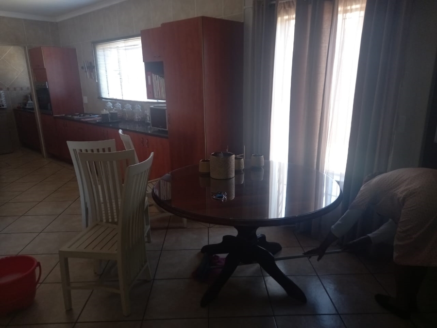 2 Bedroom Property for Sale in Denneoord Gauteng