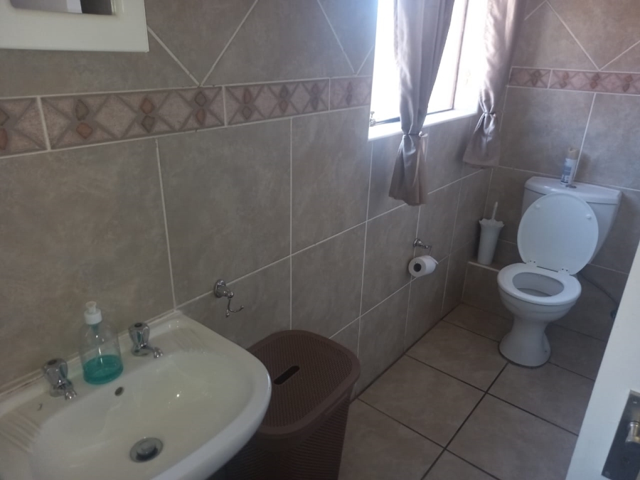 2 Bedroom Property for Sale in Denneoord Gauteng