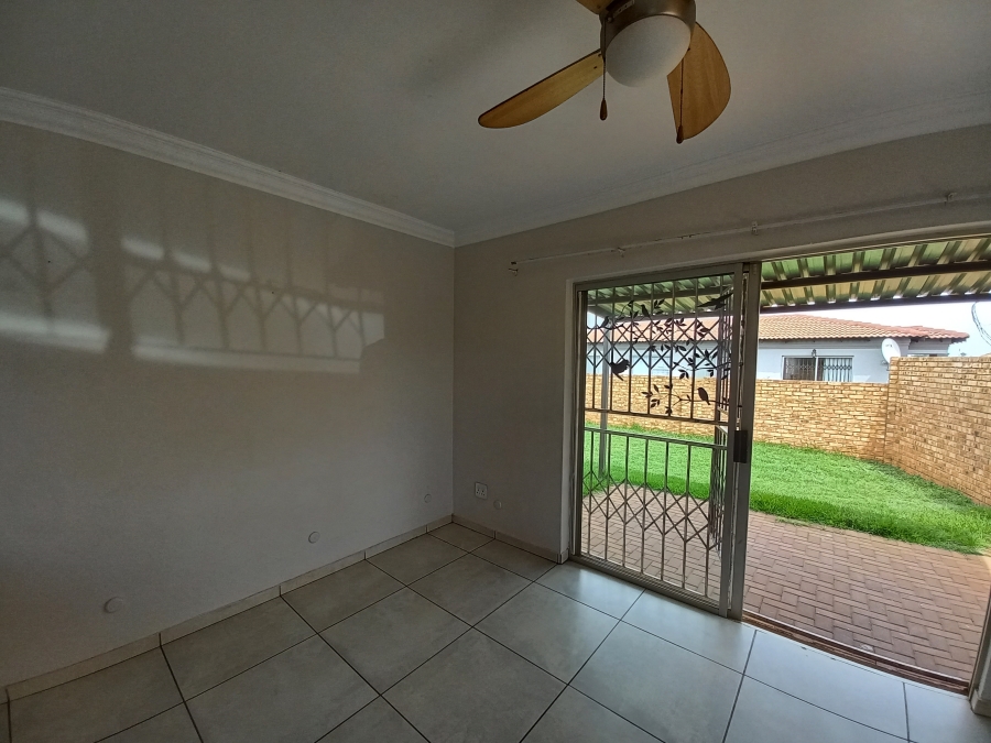 2 Bedroom Property for Sale in Denneoord Gauteng