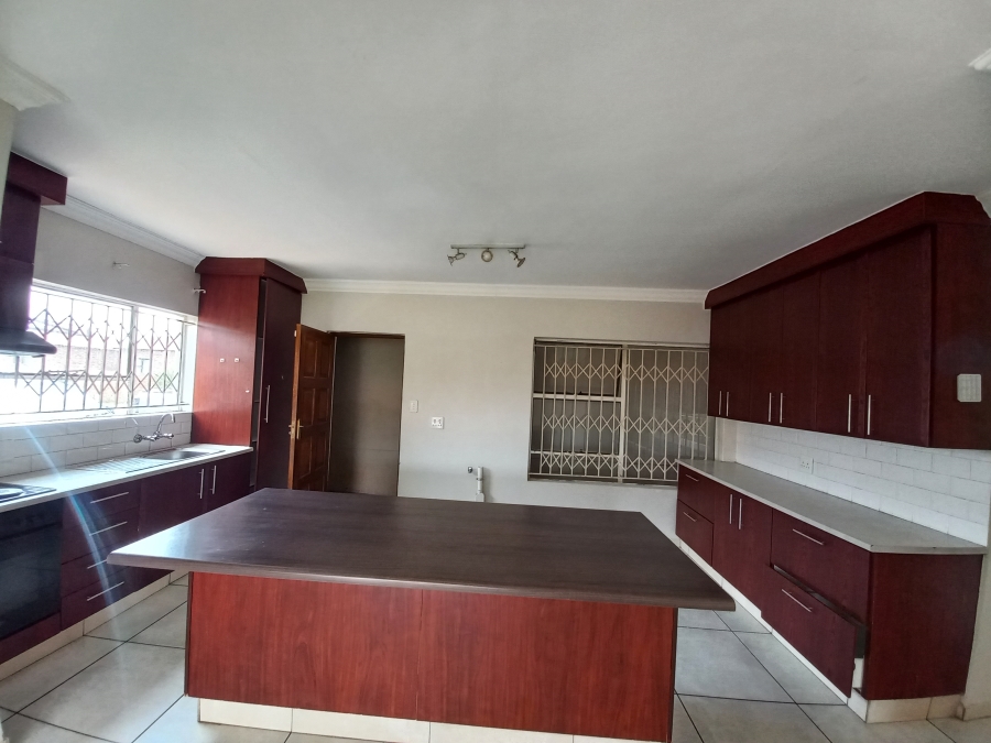 2 Bedroom Property for Sale in Denneoord Gauteng