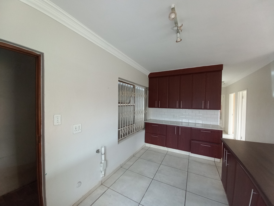 2 Bedroom Property for Sale in Denneoord Gauteng