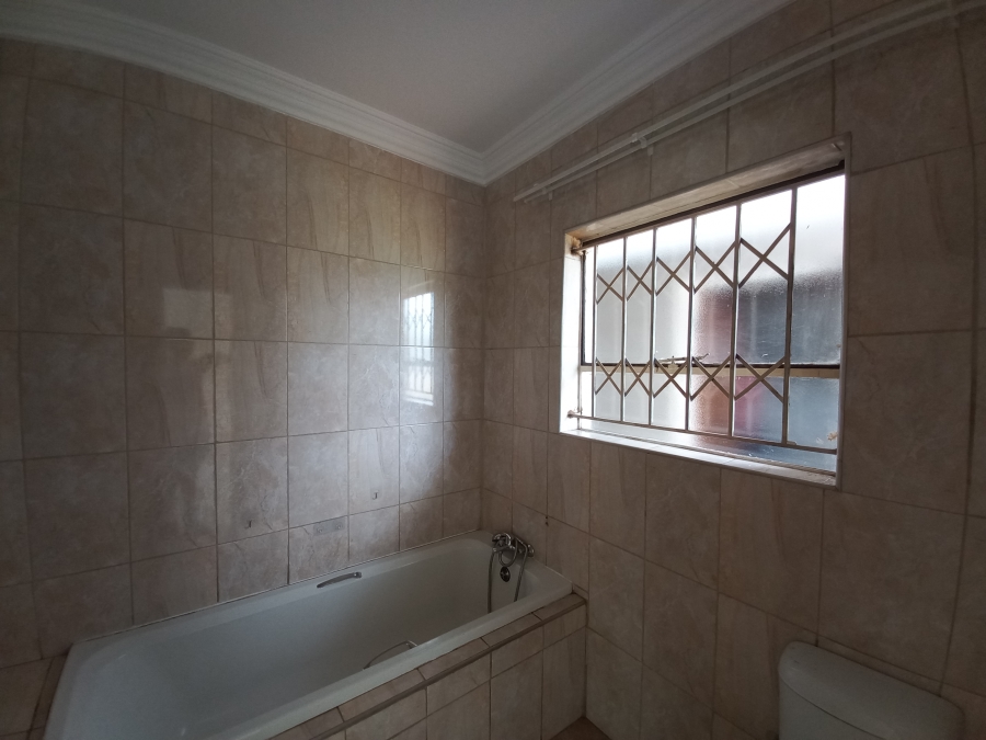 2 Bedroom Property for Sale in Denneoord Gauteng