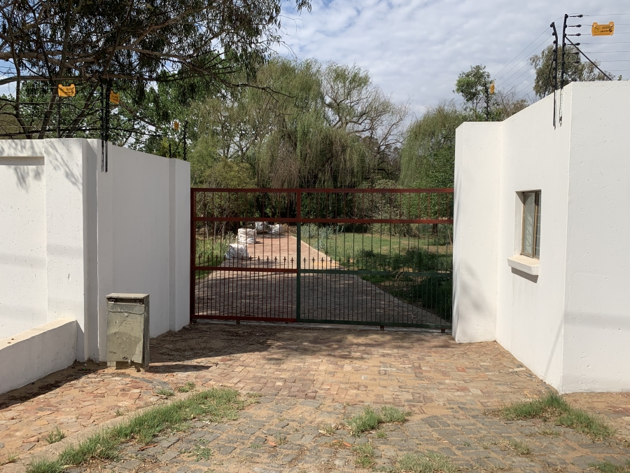 6 Bedroom Property for Sale in President Park Gauteng