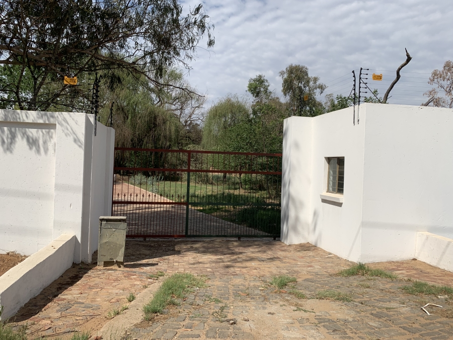 6 Bedroom Property for Sale in President Park Gauteng