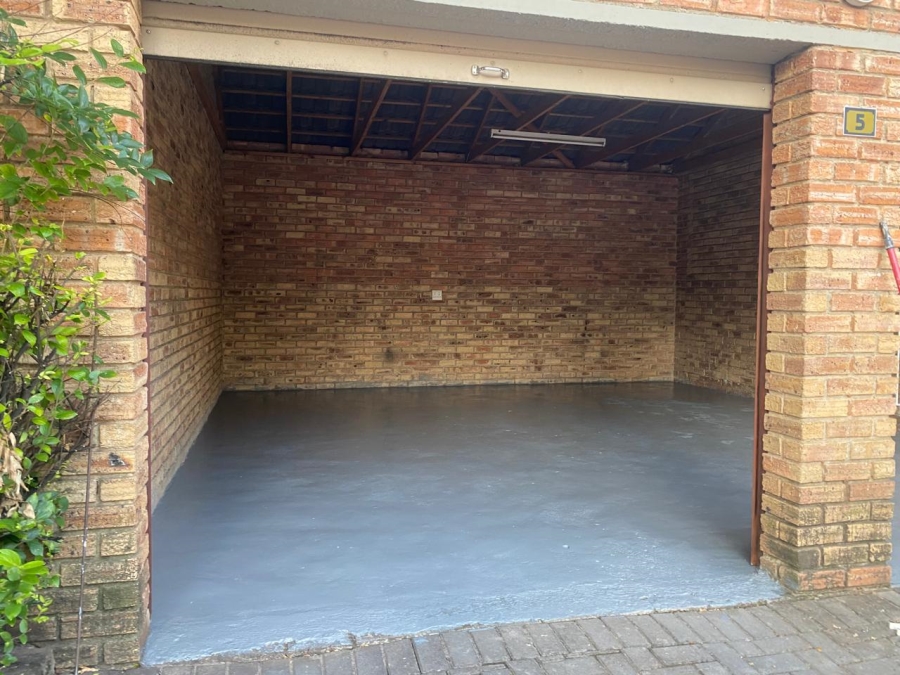 To Let 2 Bedroom Property for Rent in Kyalami Gauteng