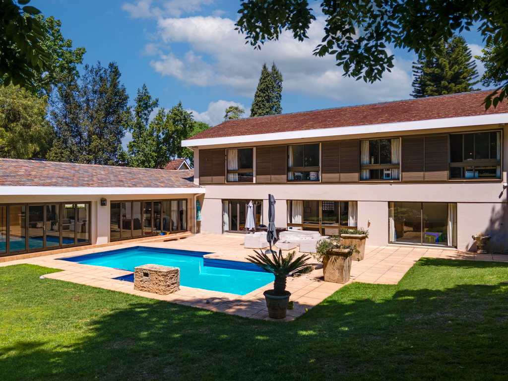 6 Bedroom Property for Sale in Atholl Gauteng