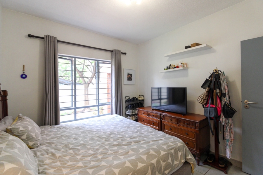 1 Bedroom Property for Sale in Bryanston Gauteng