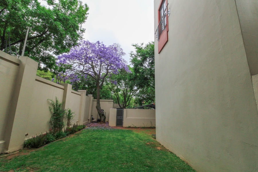 1 Bedroom Property for Sale in Bryanston Gauteng