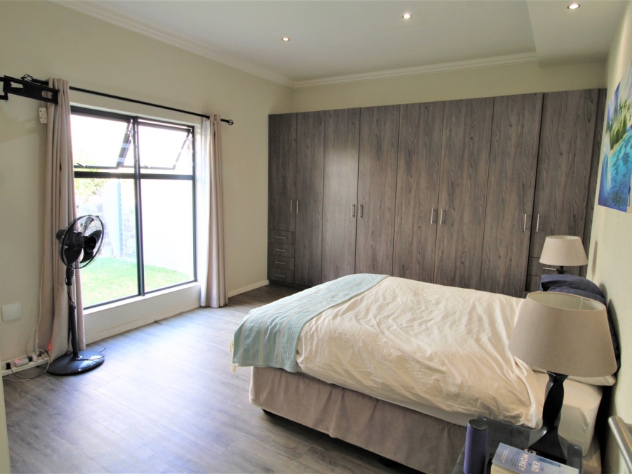 To Let 3 Bedroom Property for Rent in Bryanston East Gauteng