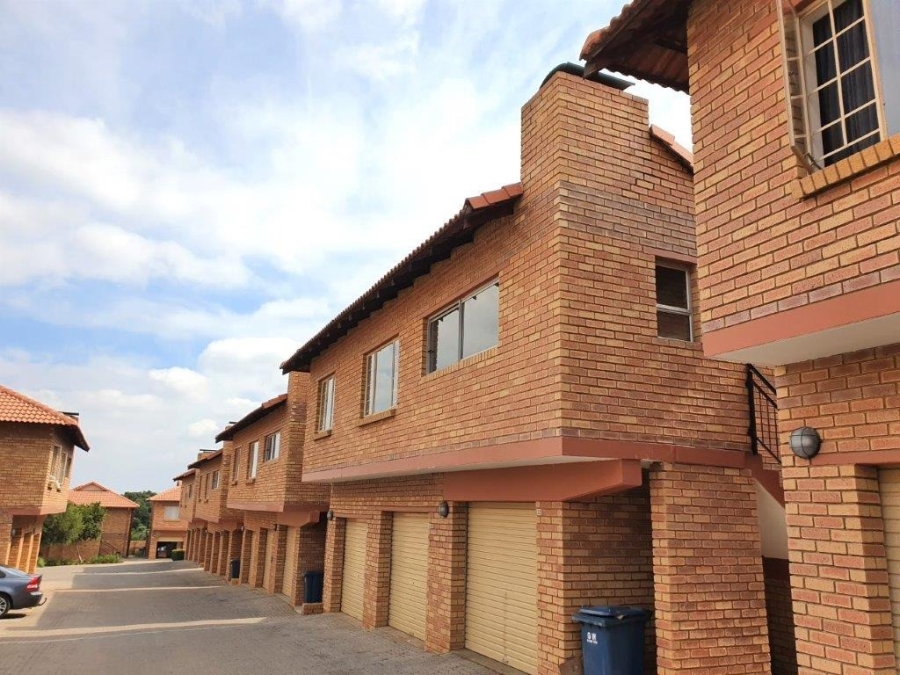 To Let 2 Bedroom Property for Rent in Olympus AH Gauteng