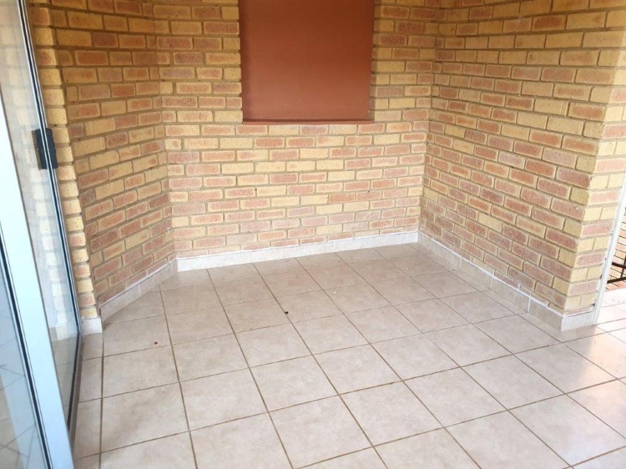 To Let 2 Bedroom Property for Rent in Olympus AH Gauteng