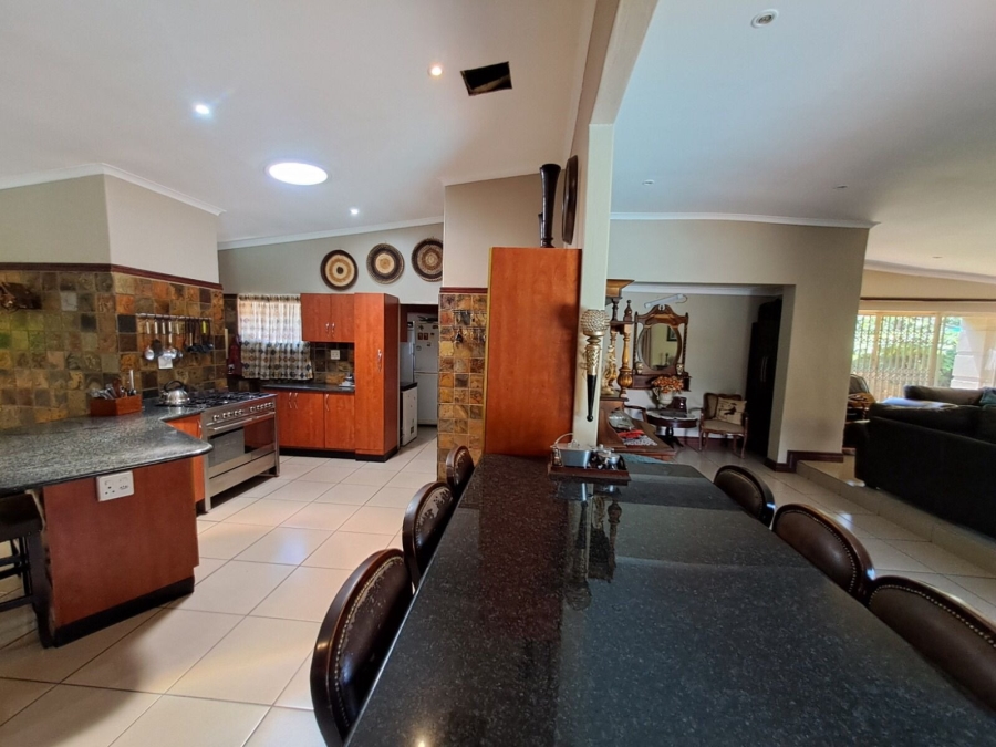 6 Bedroom Property for Sale in Sinoville Gauteng