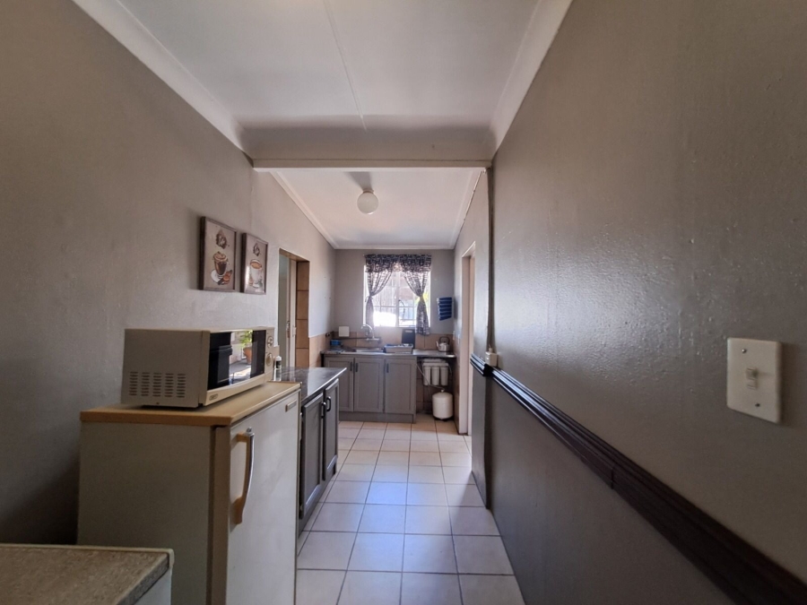 6 Bedroom Property for Sale in Sinoville Gauteng