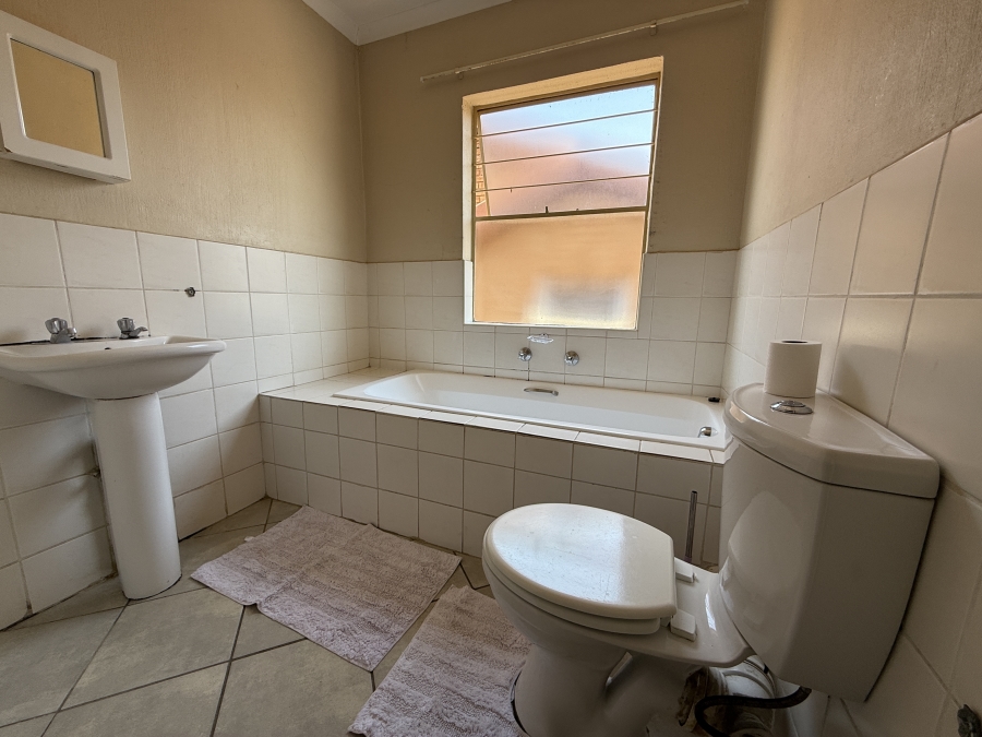 2 Bedroom Property for Sale in Honeydew Gauteng