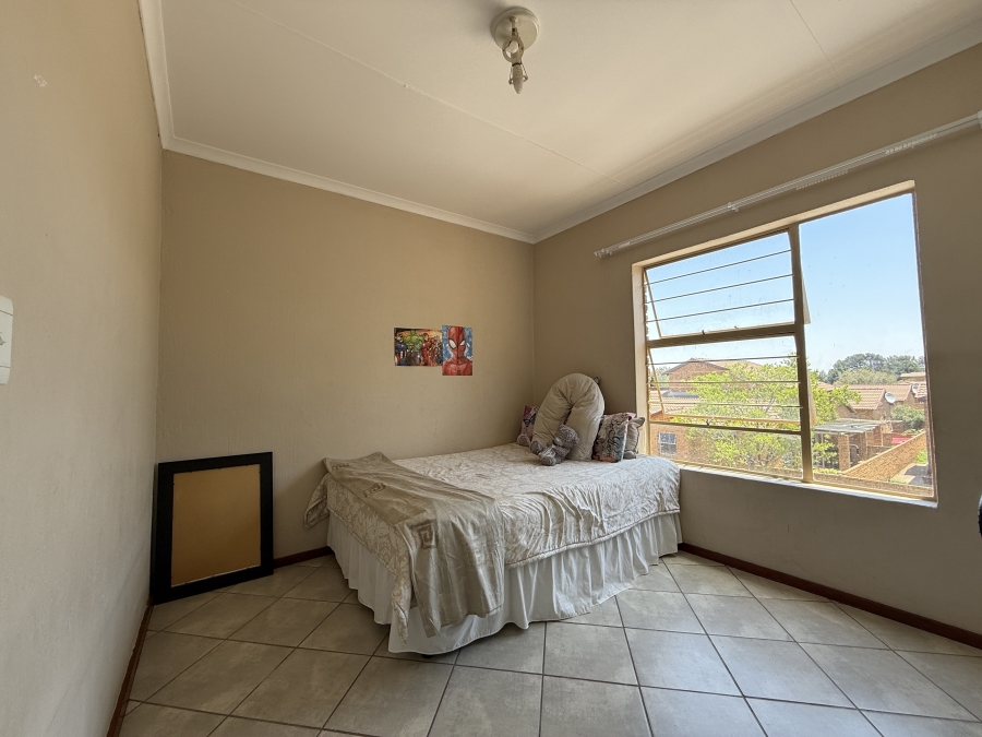 2 Bedroom Property for Sale in Honeydew Gauteng