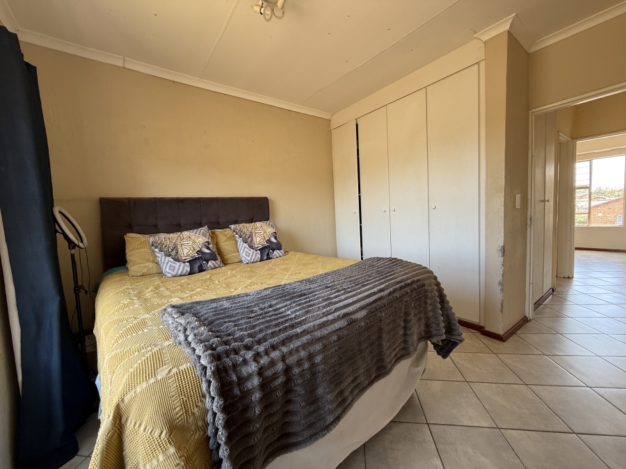 2 Bedroom Property for Sale in Honeydew Gauteng