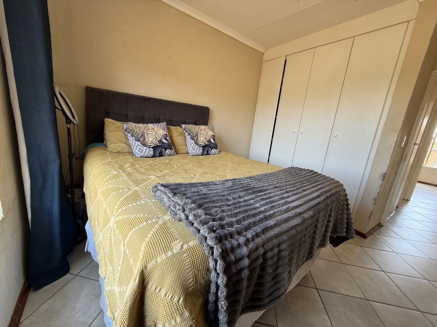 2 Bedroom Property for Sale in Honeydew Gauteng